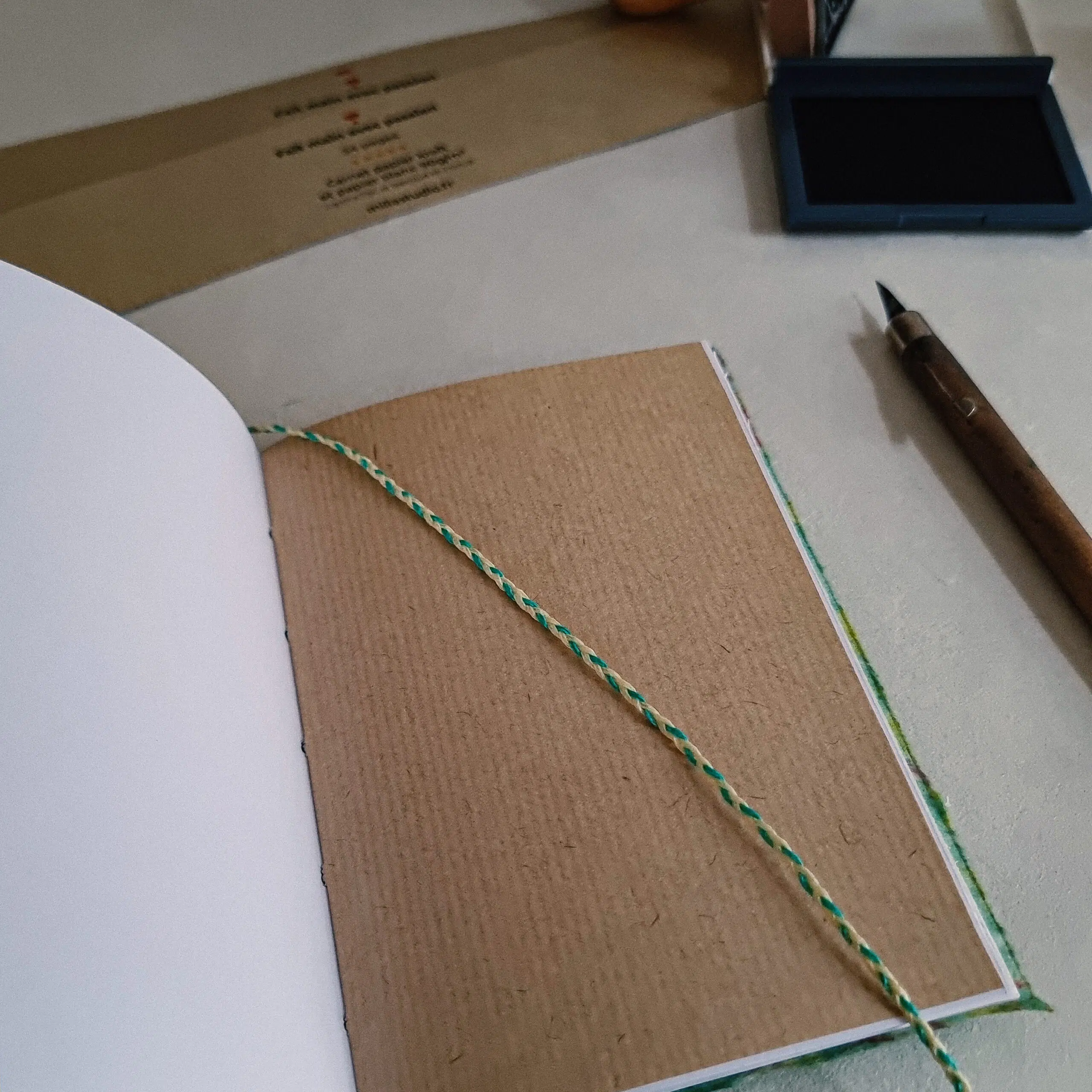 Directrice Artistique et UX/UI designer à Paris - Portfolio - Carnets marbré – Vert ardant